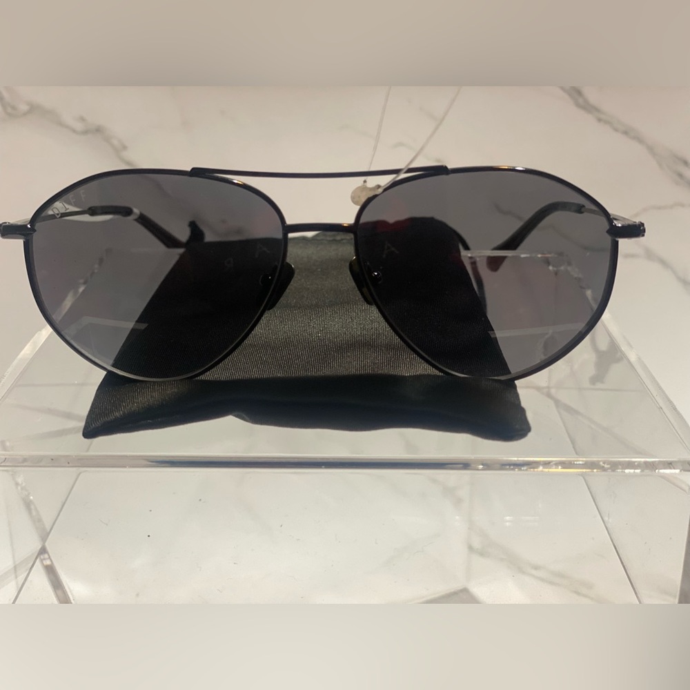 DIFF Eyewear * peachy Laura Lee Edition